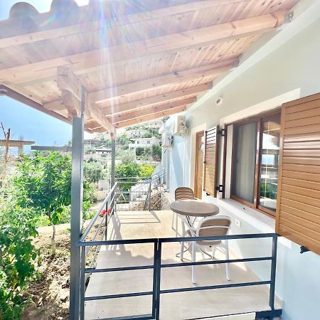 Coral Guesthouse Саранда Екстер'єр фото