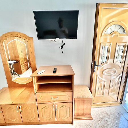 Coral Guesthouse Саранда Екстер'єр фото