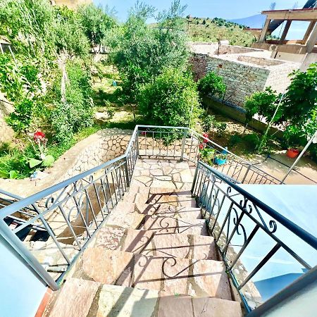 Coral Guesthouse Саранда Екстер'єр фото