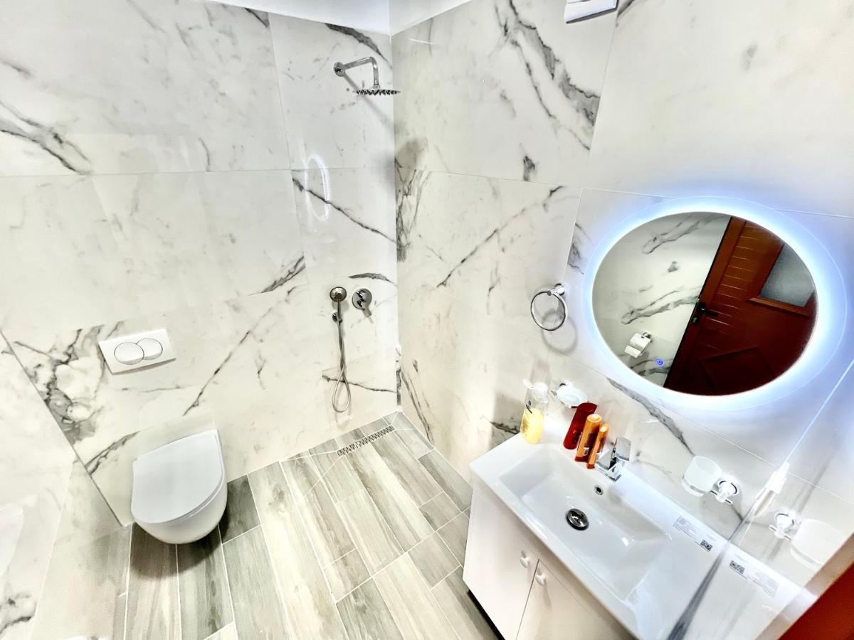 Coral Guesthouse Саранда Екстер'єр фото