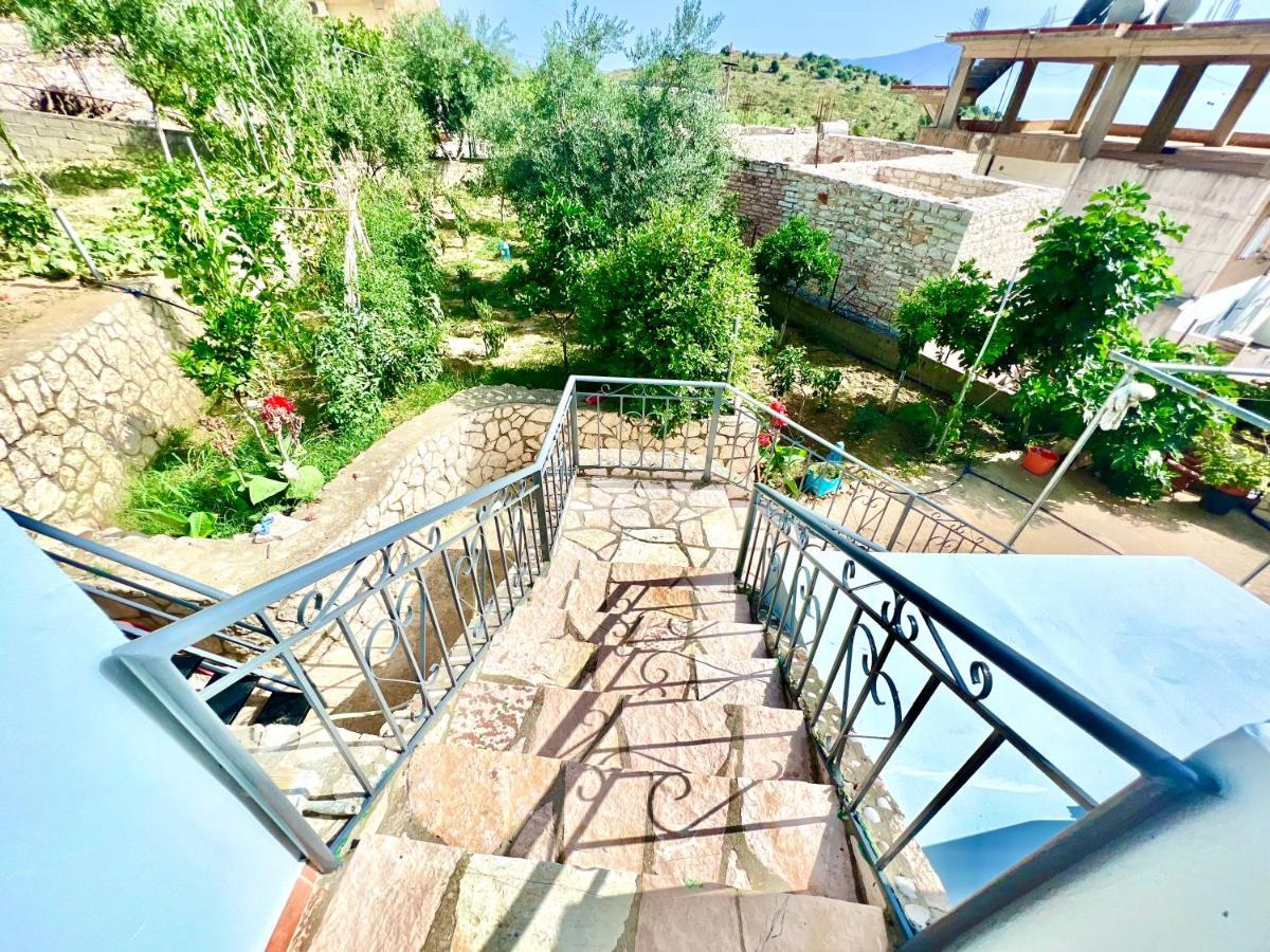 Coral Guesthouse Саранда Екстер'єр фото