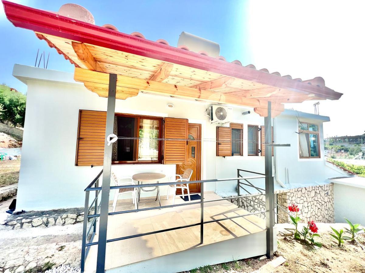 Coral Guesthouse Саранда Екстер'єр фото