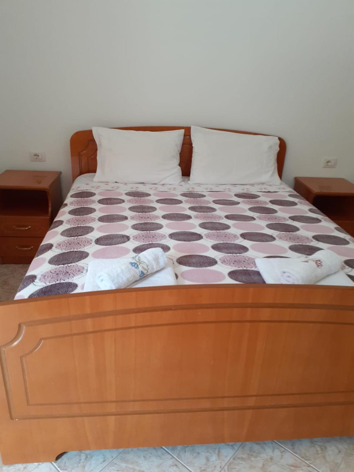 Coral Guesthouse Саранда Екстер'єр фото