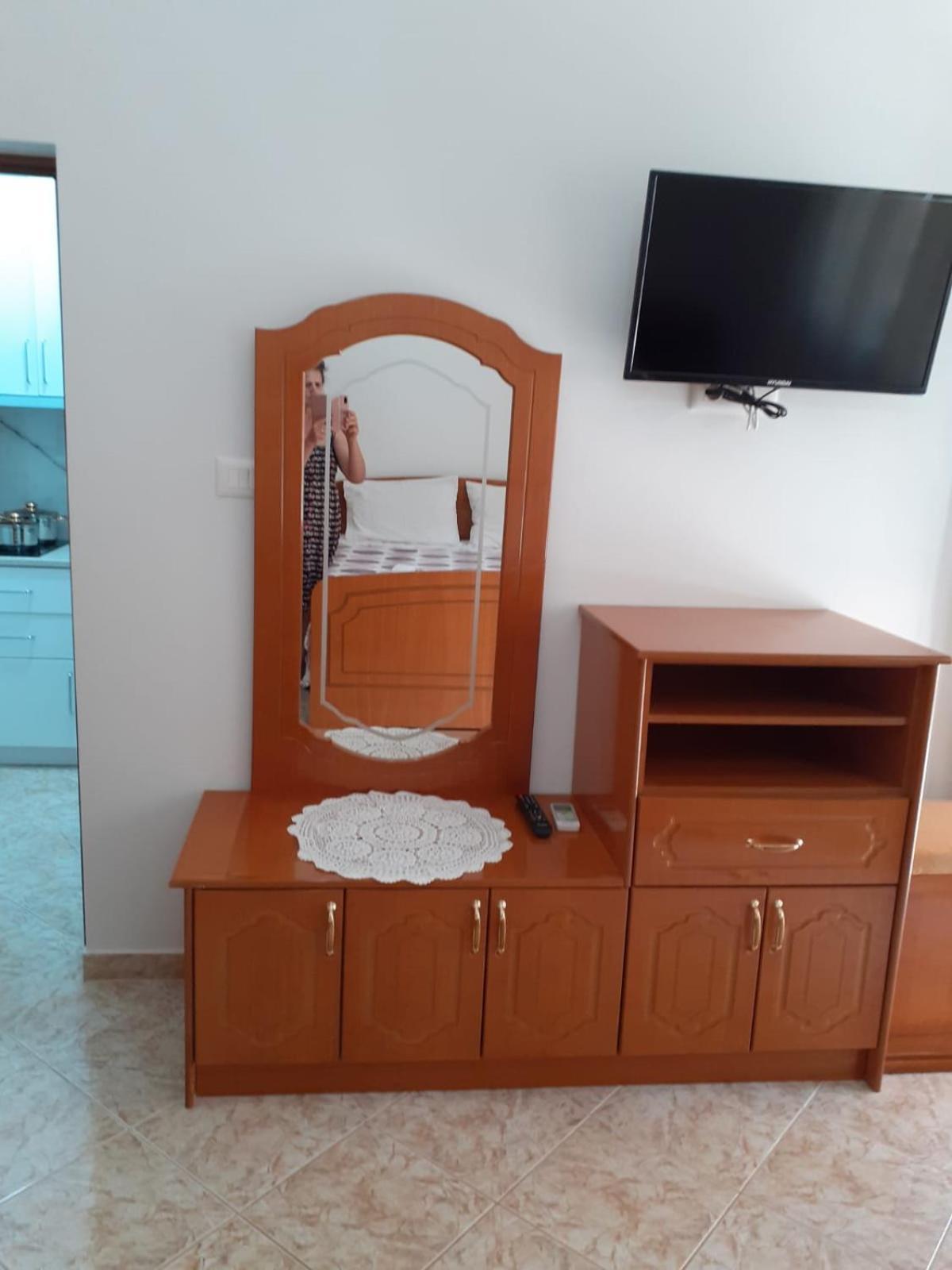Coral Guesthouse Саранда Екстер'єр фото