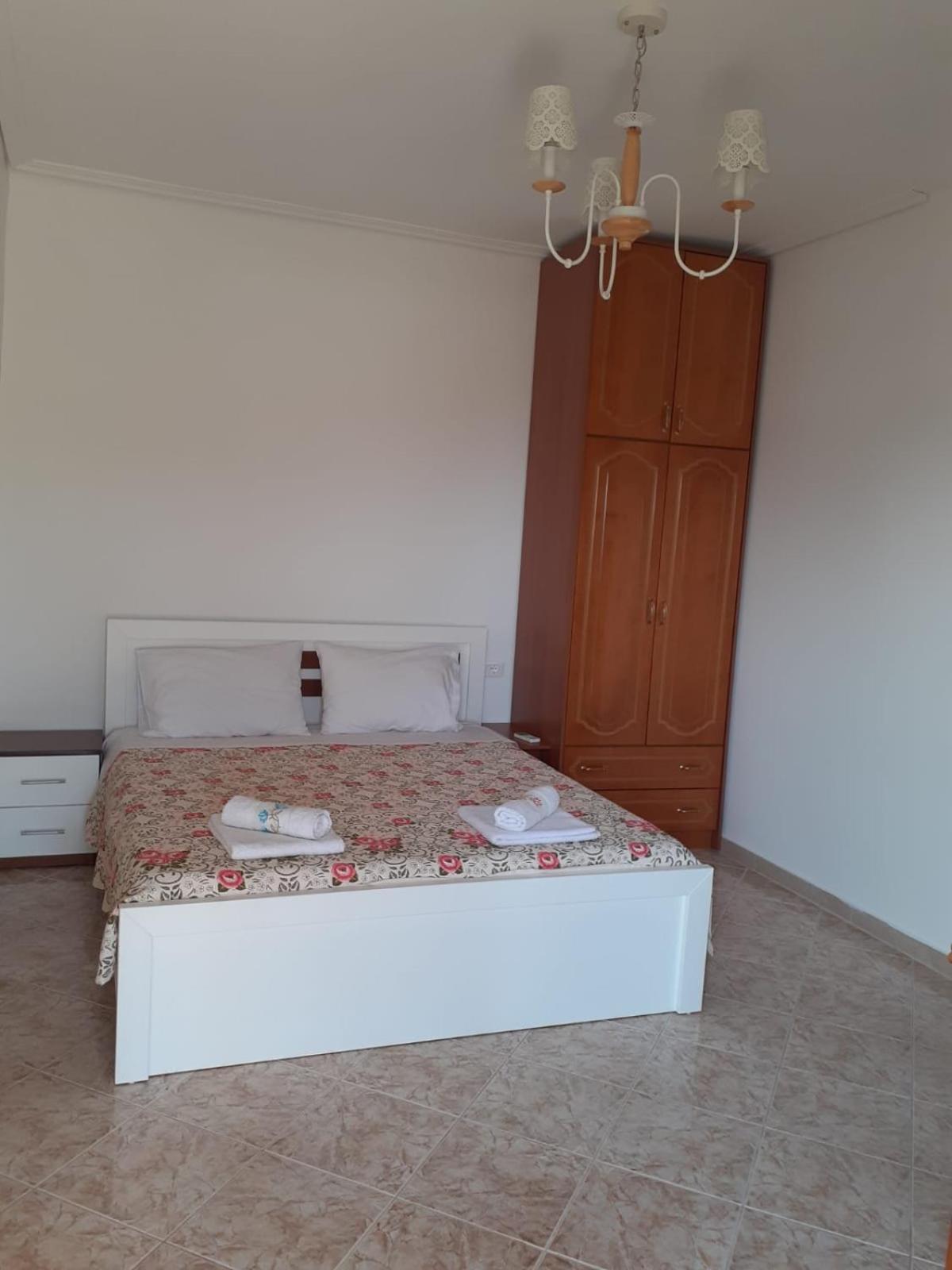Coral Guesthouse Саранда Екстер'єр фото