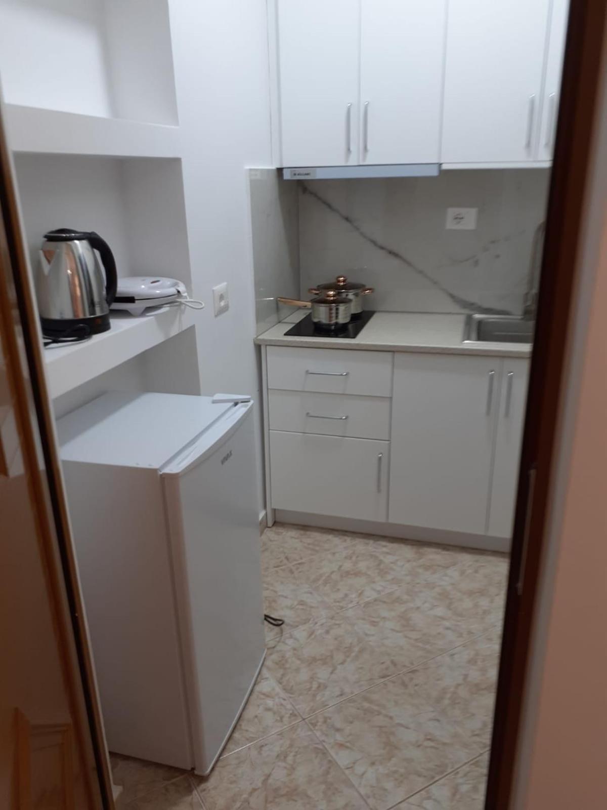 Coral Guesthouse Саранда Екстер'єр фото