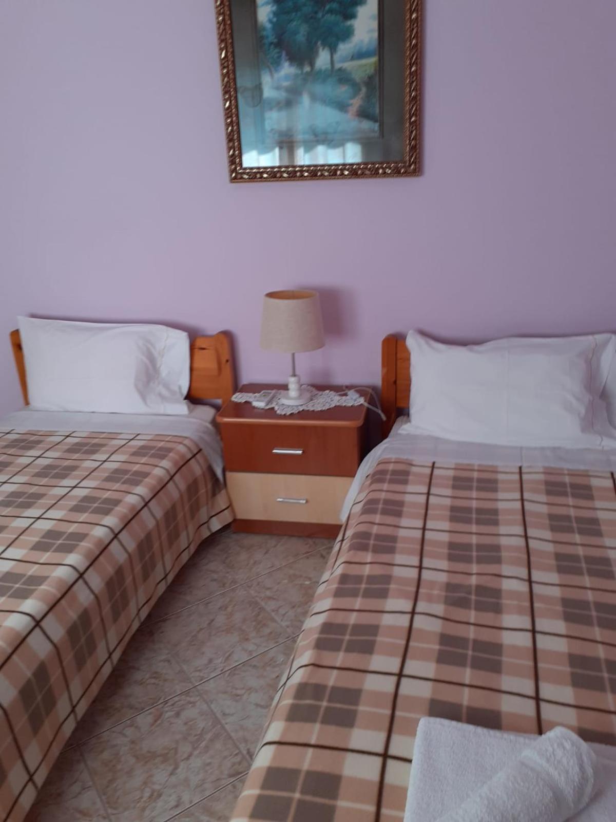 Coral Guesthouse Саранда Екстер'єр фото