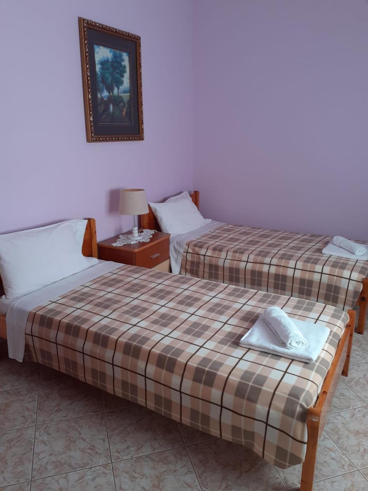 Coral Guesthouse Саранда Екстер'єр фото
