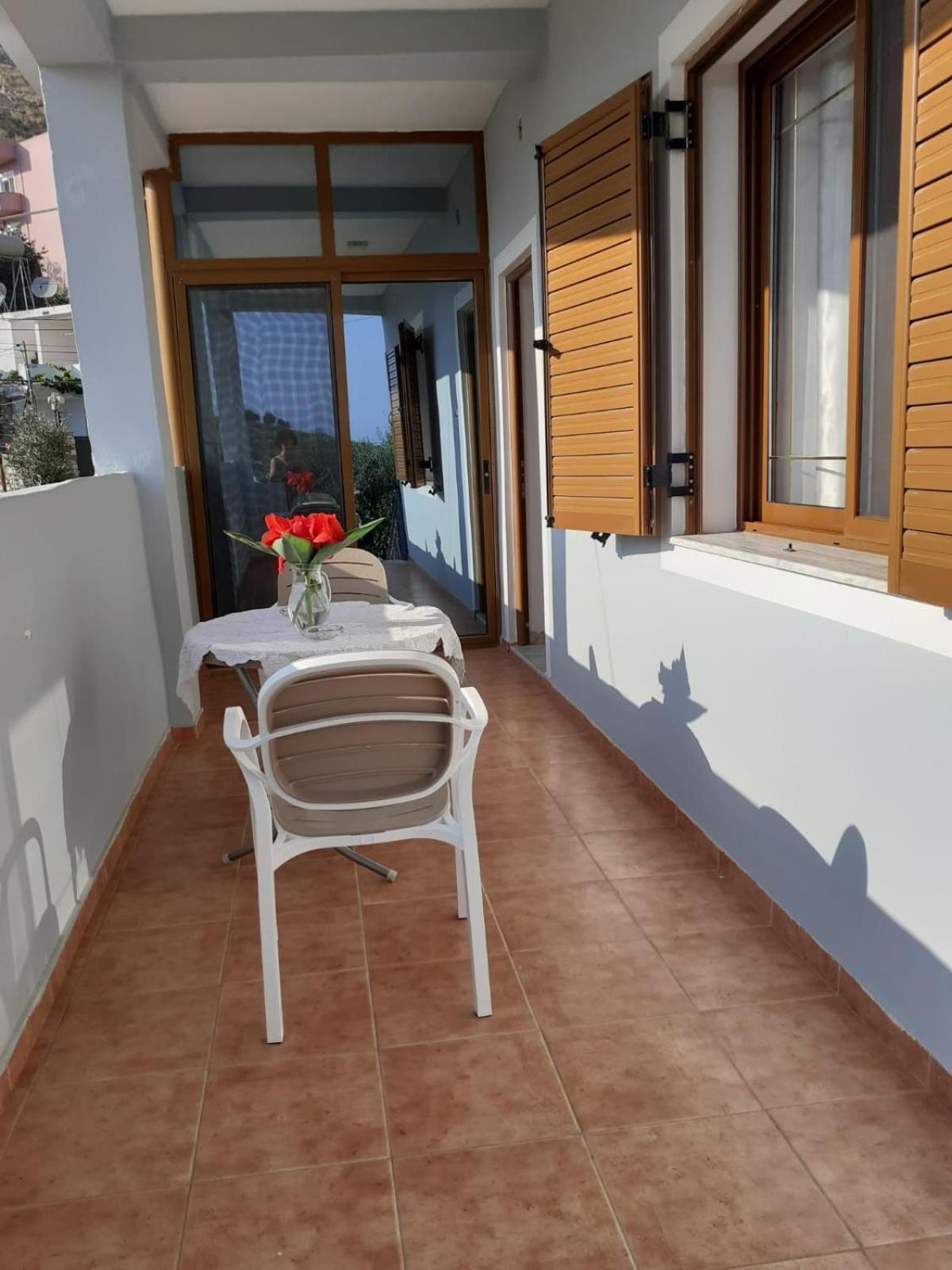 Coral Guesthouse Саранда Екстер'єр фото