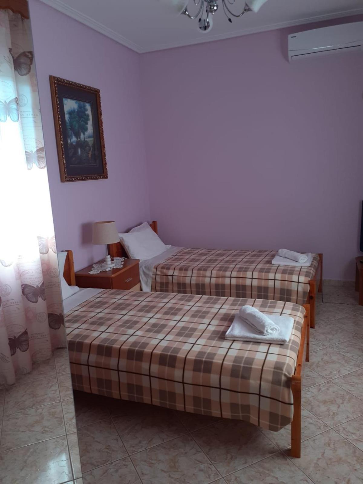 Coral Guesthouse Саранда Екстер'єр фото
